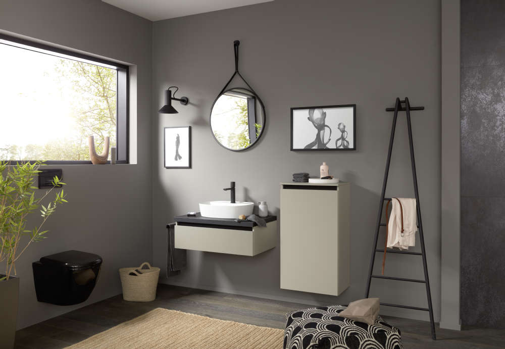 livorno_milieu-pure Modernes Badezimmer mit stilvoller Einrichtung und Dekor