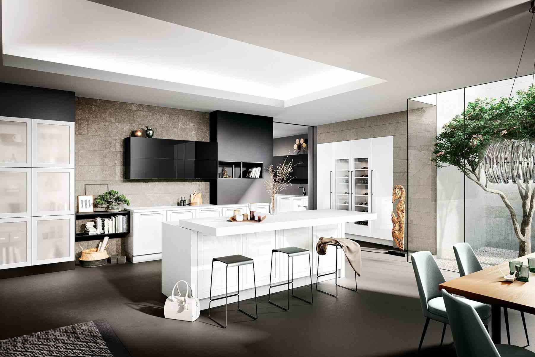 Moderne Küche mit großer Kochinsel und Barhockern