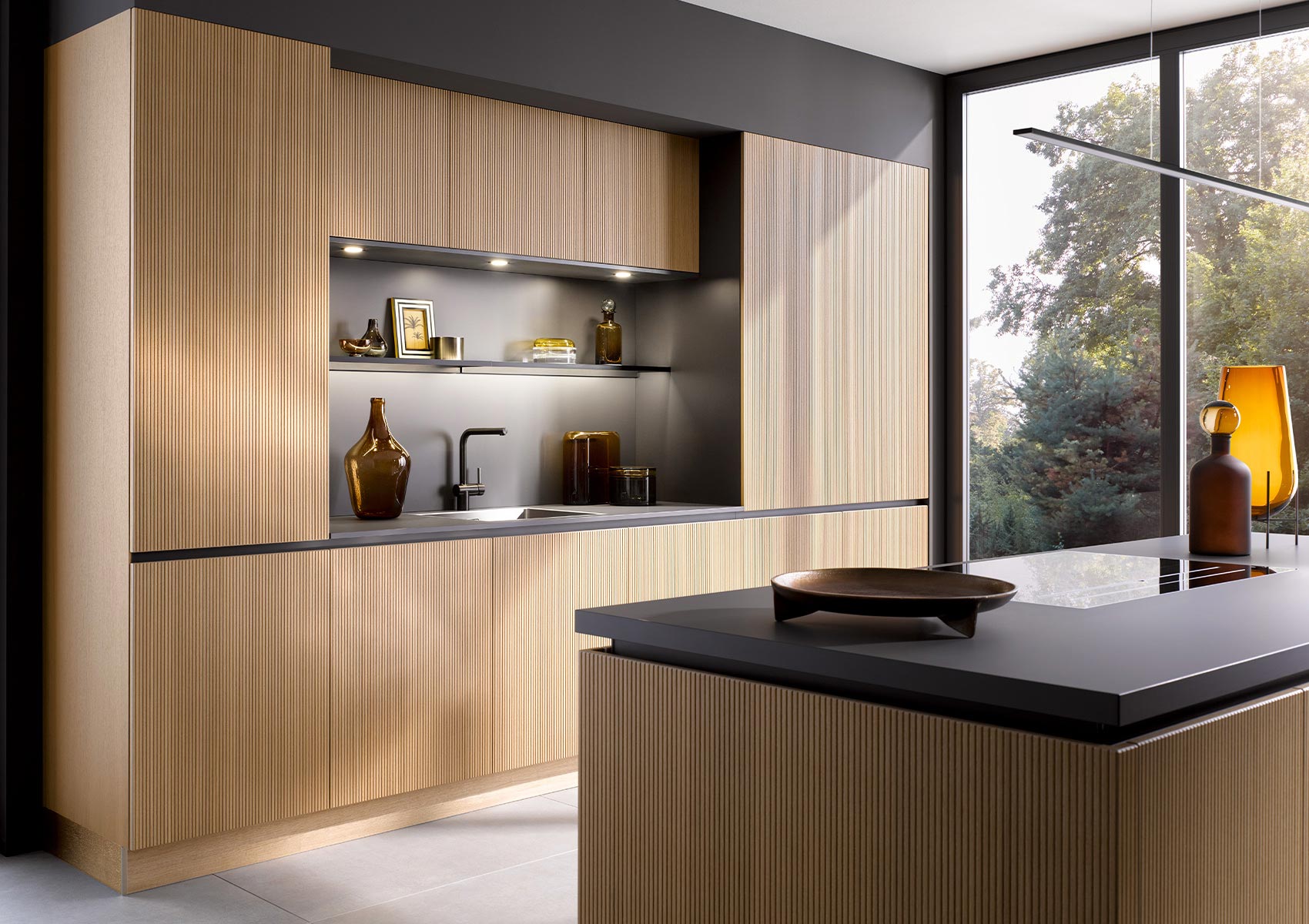 AV_6023GL__Querformat Moderne Küche mit Holzmöbeln und großer Fensteransicht