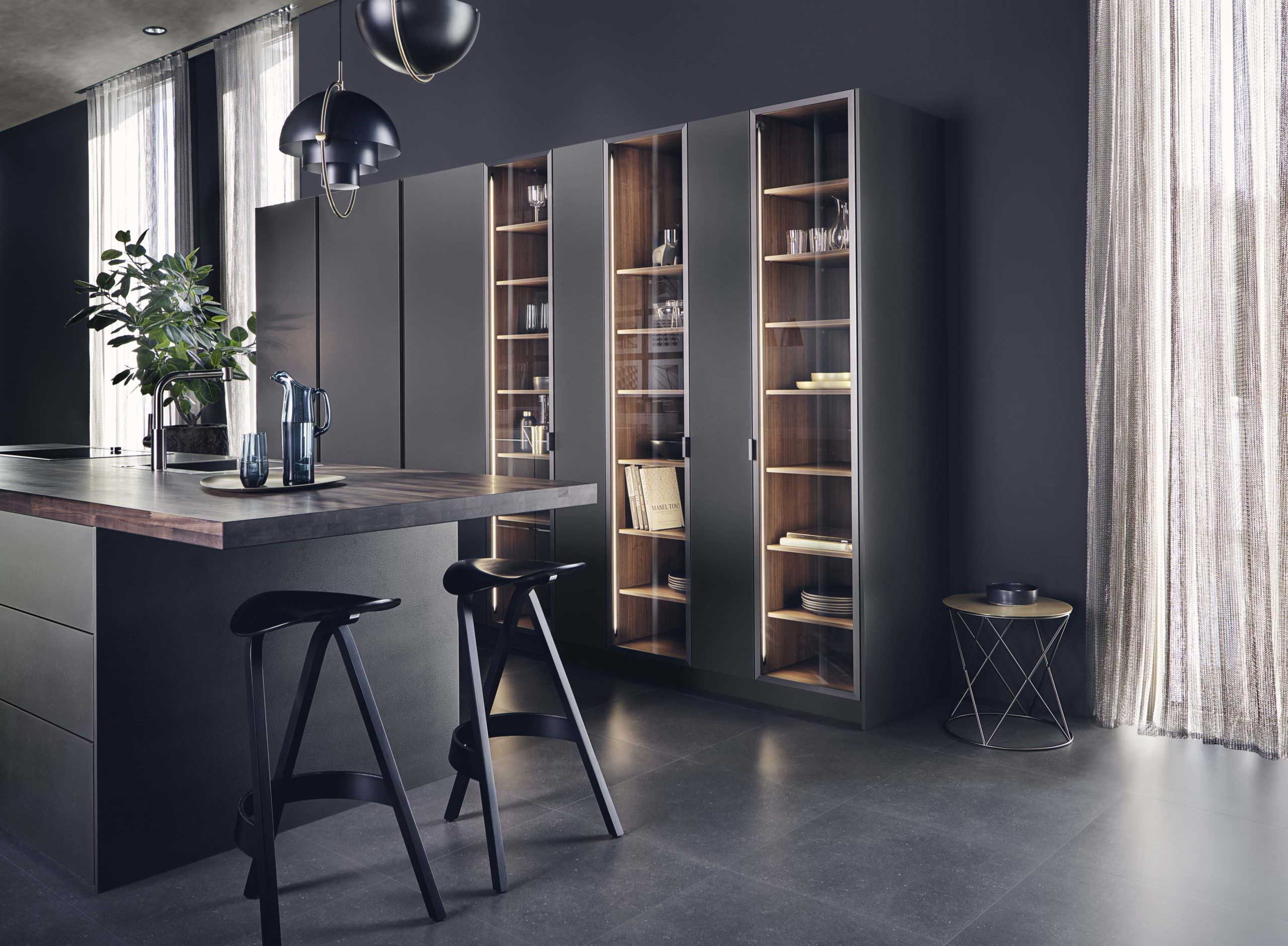 Steel-Classic-1 Moderne Küchengestaltung mit dunklen minimalistischen Möbeln